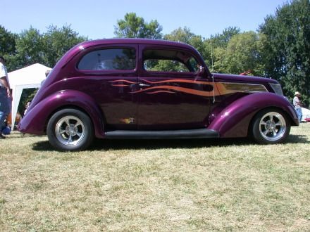 1937 Ford Sedan