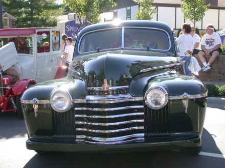 1941 Oldsmobile 78 2-door Sedan