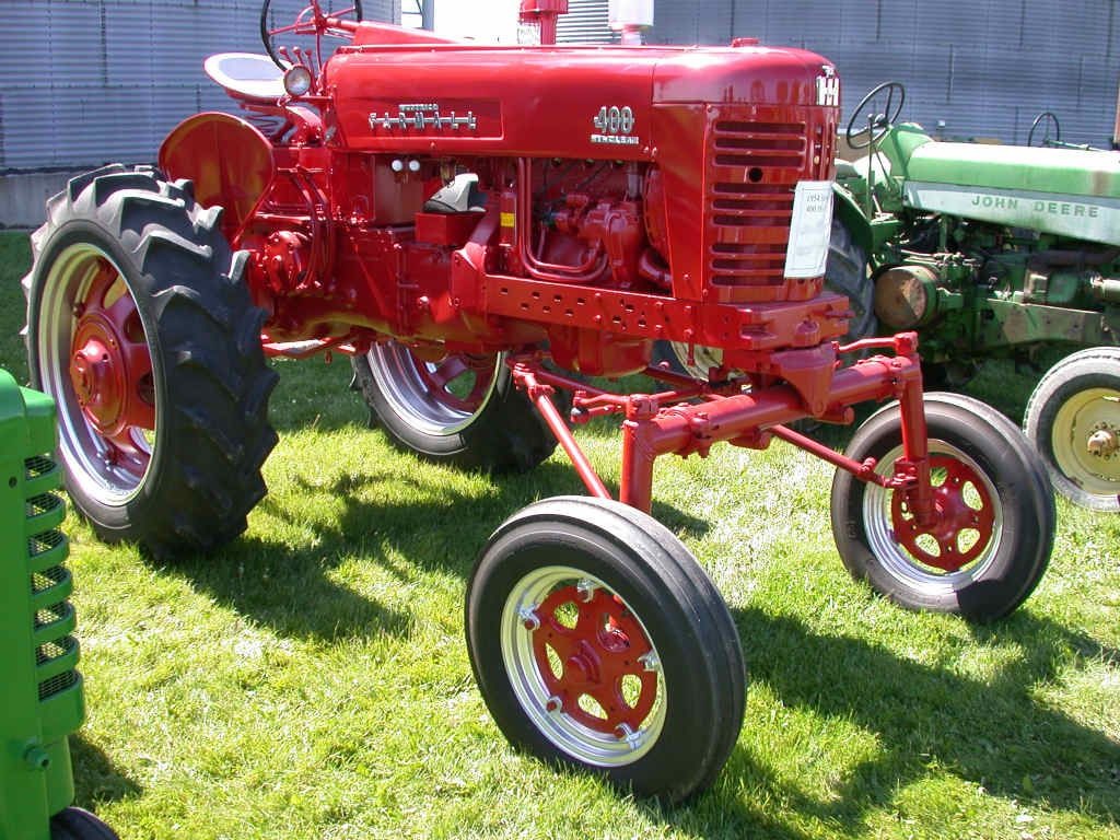 1944 International Farmall 400 High crop